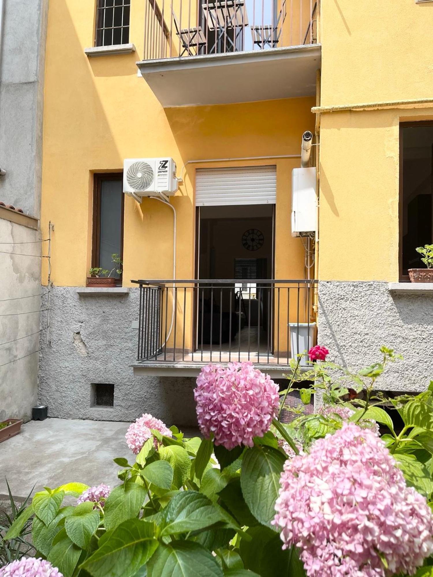 Ampio Bilocale Zona Navigli Appartement Milaan Buitenkant foto