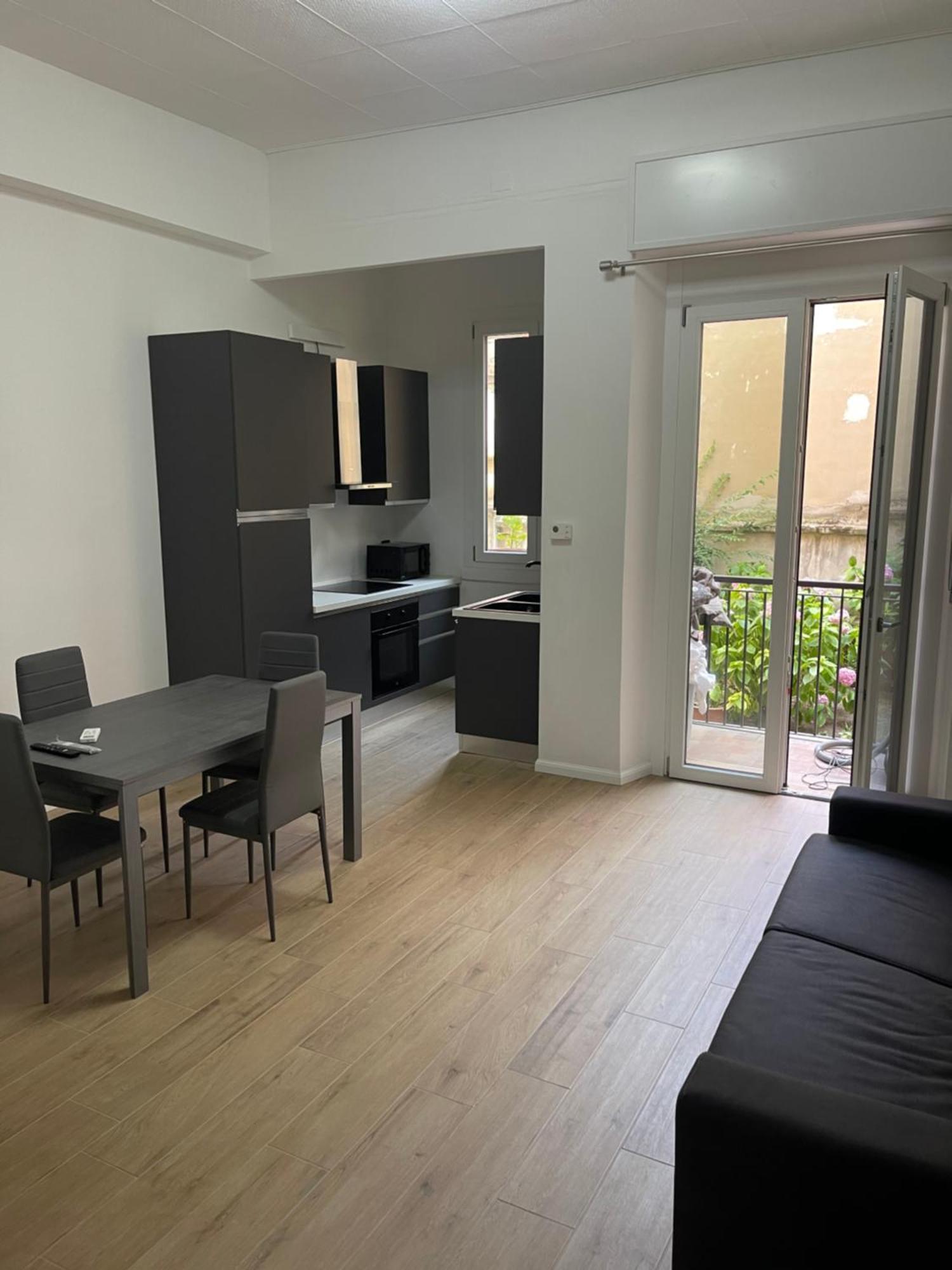 Ampio Bilocale Zona Navigli Appartement Milaan Buitenkant foto