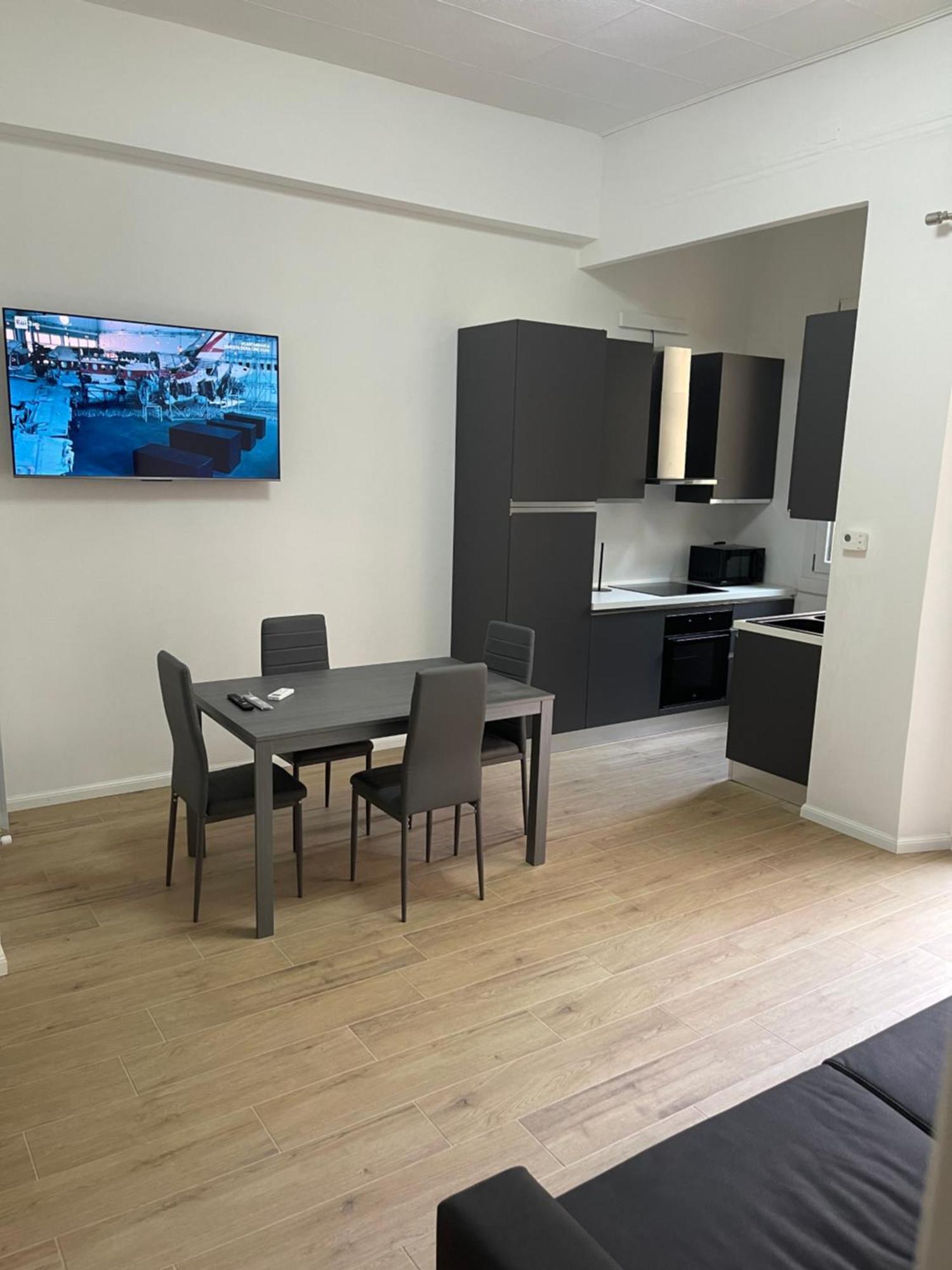 Ampio Bilocale Zona Navigli Appartement Milaan Buitenkant foto